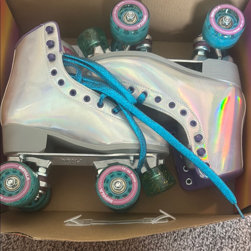 Holographic Roller-skates